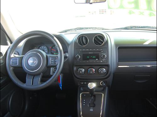 Jeep Patriot 2011 photo 2