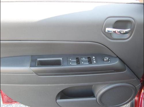 Jeep Patriot 2011 photo 1