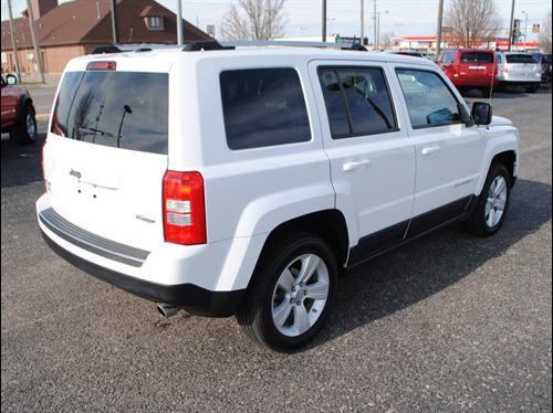 Jeep Patriot 2011 photo 4