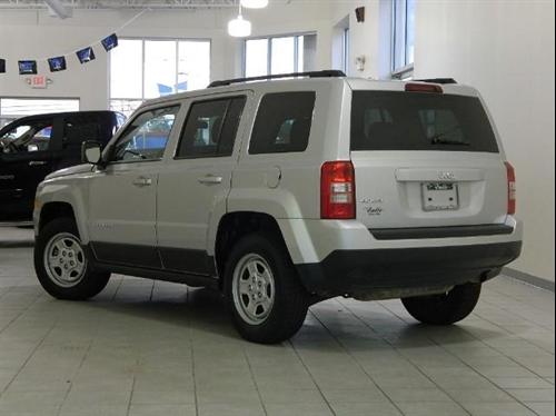 Jeep Patriot 2011 photo 2