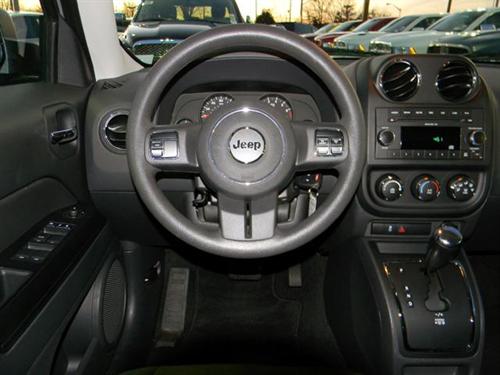 Jeep Patriot 2011 photo 2