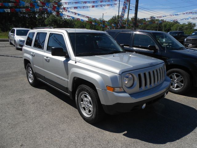 Jeep Patriot 2011 photo 2