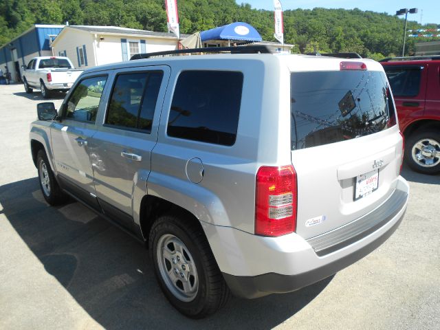 Jeep Patriot 2011 photo 4