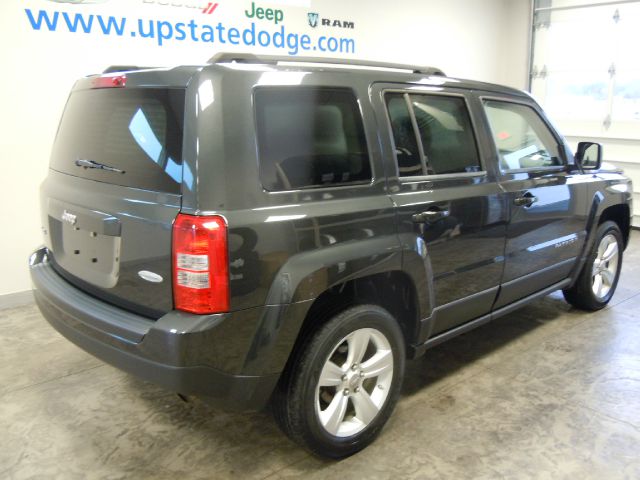 Jeep Patriot 2011 photo 2