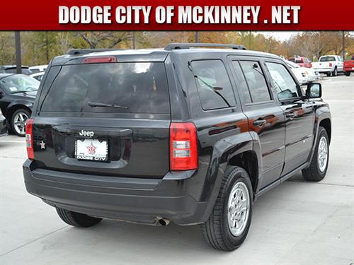 Jeep Patriot 2011 photo 2