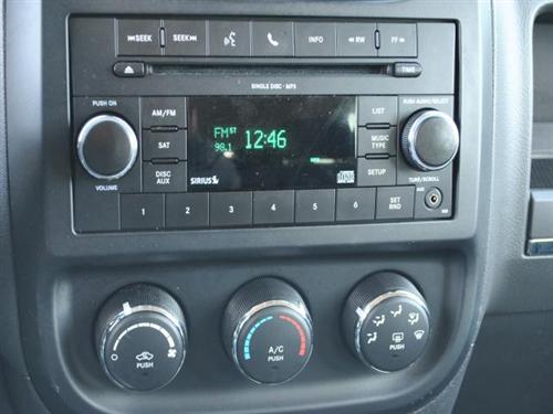 Jeep Patriot 2011 photo 2