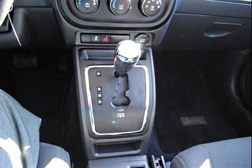 Jeep Patriot 2011 photo 1