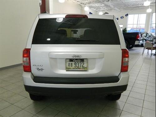 Jeep Patriot 2011 photo 1