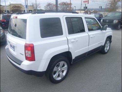 Jeep Patriot 2011 photo 2