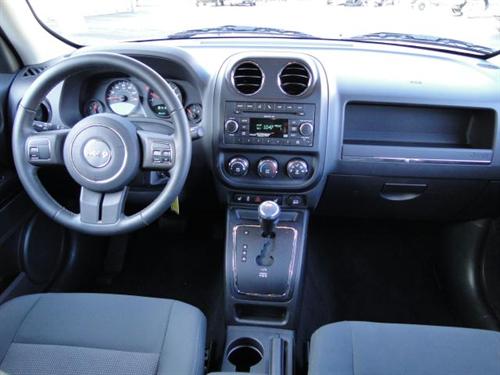 Jeep Patriot 2011 photo 1