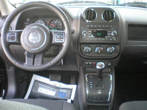 Jeep Patriot 2011 photo 2