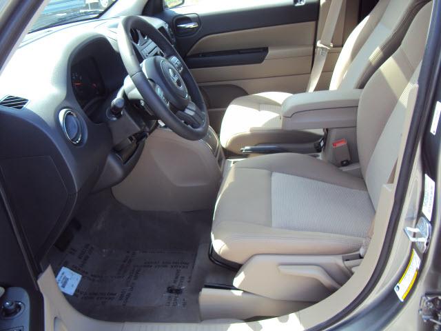 Jeep Patriot 2011 photo 1