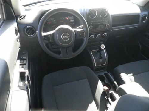 Jeep Patriot 2011 photo 1
