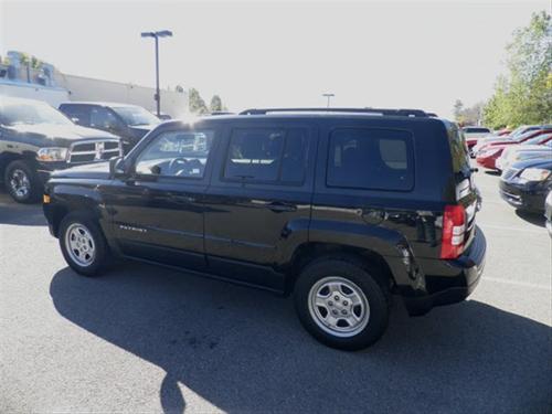Jeep Patriot 2011 photo 3