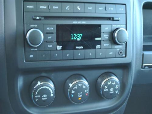 Jeep Patriot 2011 photo 2