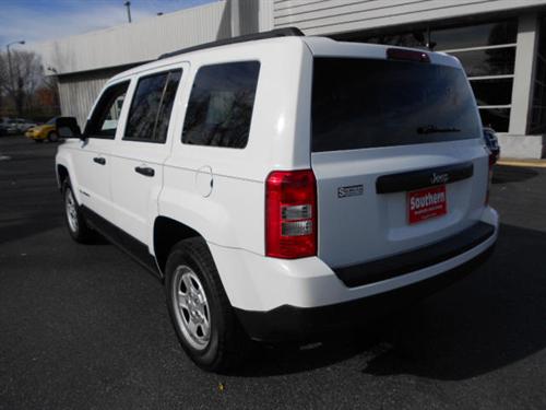 Jeep Patriot 2011 photo 1