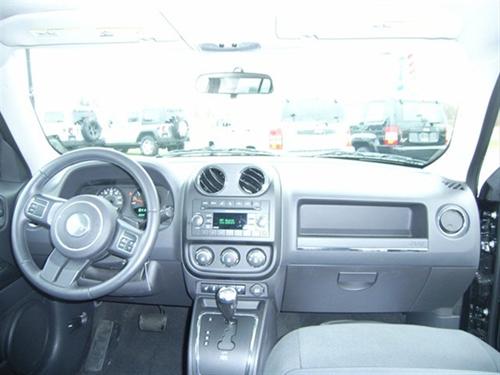 Jeep Patriot 2011 photo 2