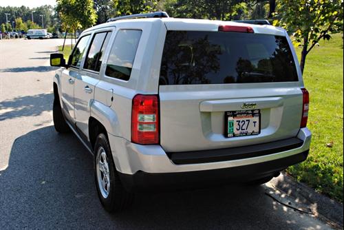 Jeep Patriot 2011 photo 2