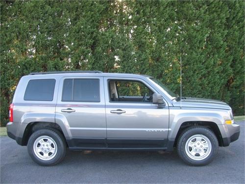 Jeep Patriot 2011 photo 4