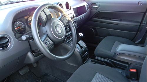 Jeep Patriot 2011 photo 2
