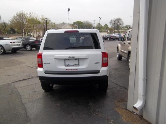 Jeep Patriot 2011 photo 1