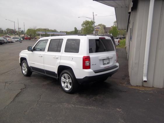 Jeep Patriot 2011 photo 2