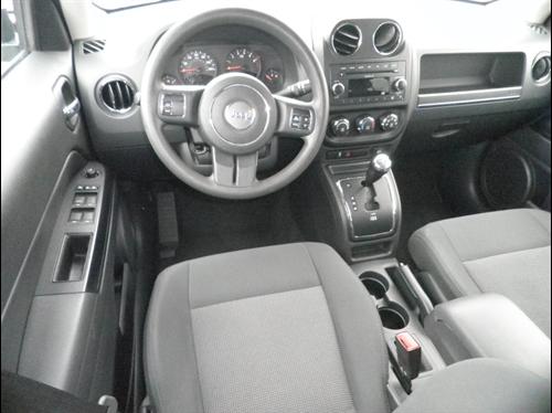 Jeep Patriot 2011 photo 2