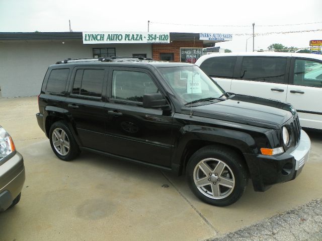 Jeep Patriot Limited FWD 2007 photo 2