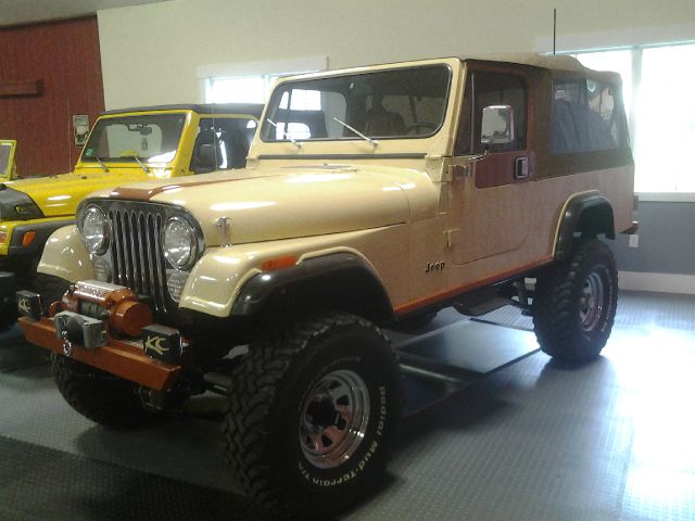 Jeep Scrambler CJ8 1983 photo 3