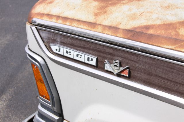 Jeep Wagoneer 1973 photo 16