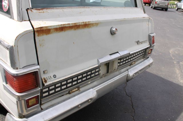 Jeep Wagoneer 1973 photo 24