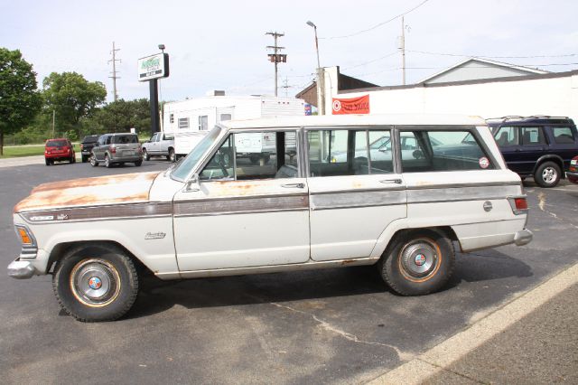 Jeep Wagoneer 1973 photo 27
