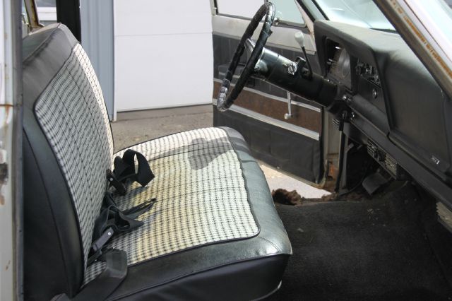 Jeep Wagoneer 1973 photo 3