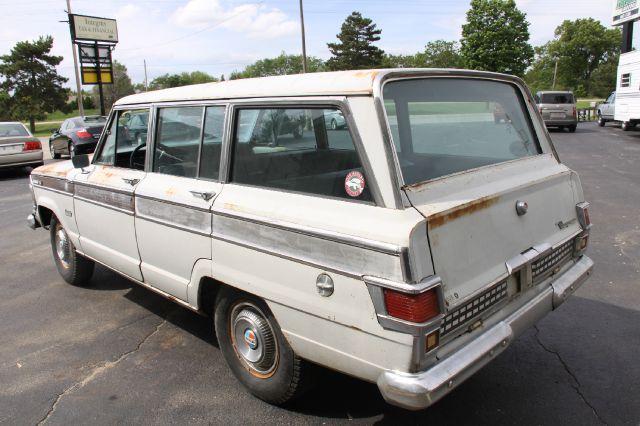 Jeep Wagoneer 1973 photo 32