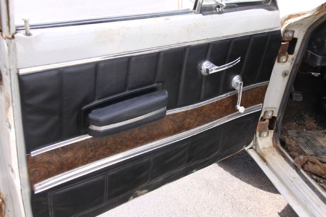 Jeep Wagoneer 1973 photo 6