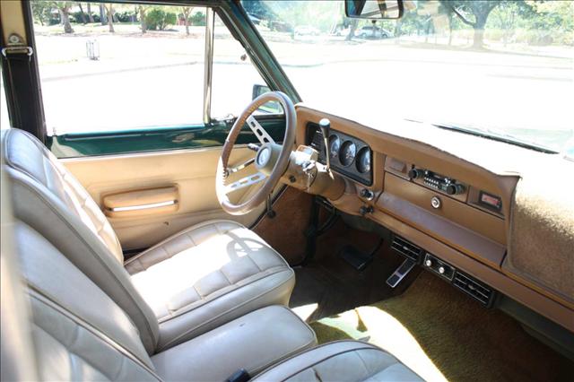 Jeep Wagoneer 1976 photo 4
