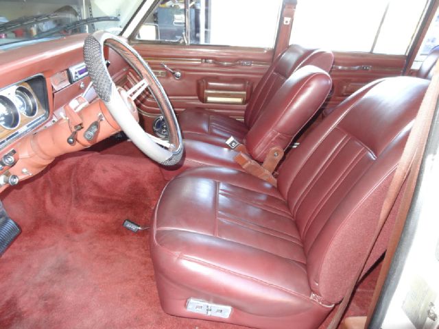 Jeep Wagoneer 1980 photo 2