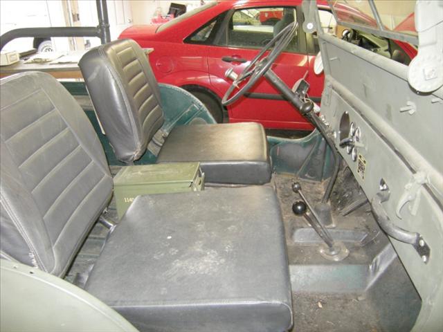 Jeep Willys SL Ext. Cab Long Bed 4WD Unspecified