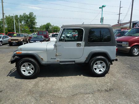 Jeep Wrangler 1987 photo 2