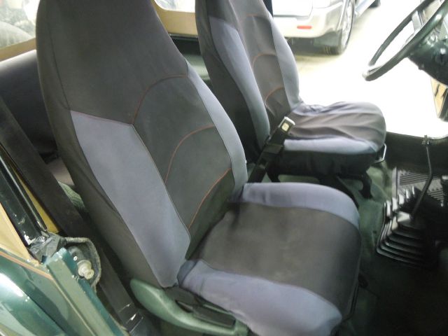 Jeep Wrangler Base SUV