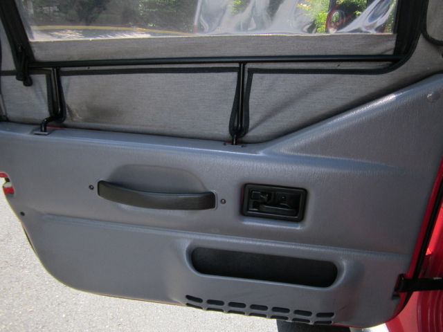 Jeep Wrangler 1997 photo 2