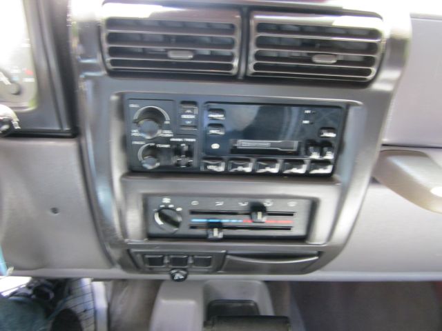 Jeep Wrangler 1997 photo 3
