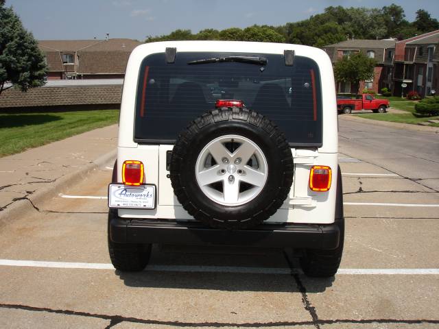 Jeep Wrangler 1997 photo 3