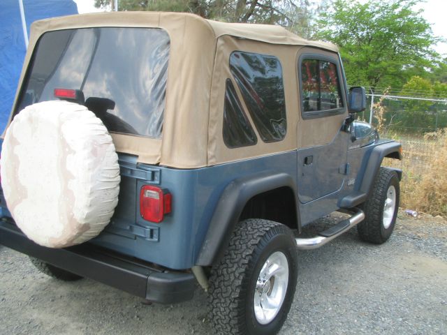 Jeep Wrangler SE SUV