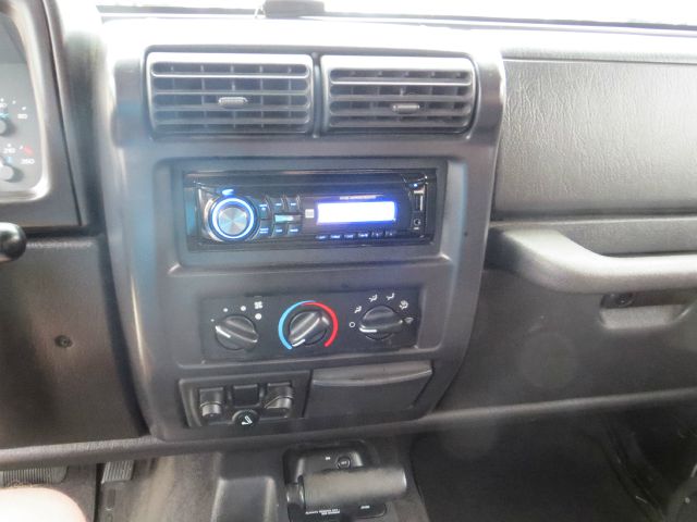 Jeep Wrangler 2000 photo 3