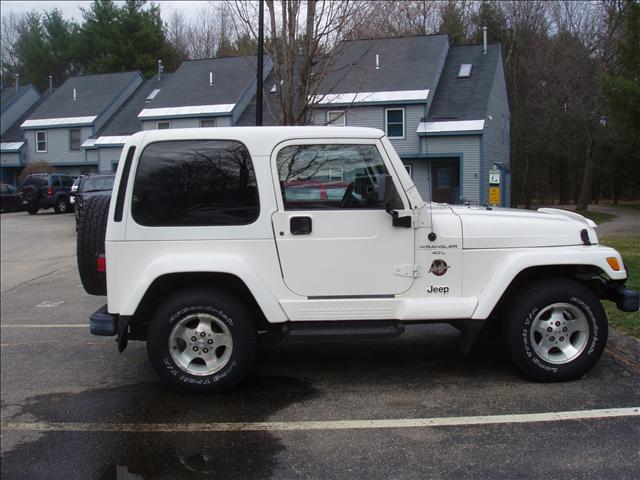 Jeep Wrangler 2000 photo 2