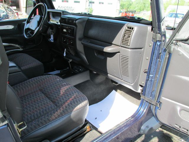 Jeep Wrangler 2000 photo 1