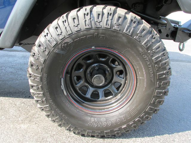 Jeep Wrangler 2000 photo 2