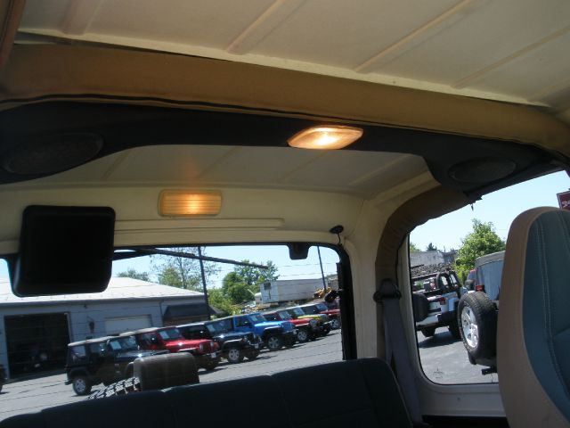 Jeep Wrangler 2000 photo 21