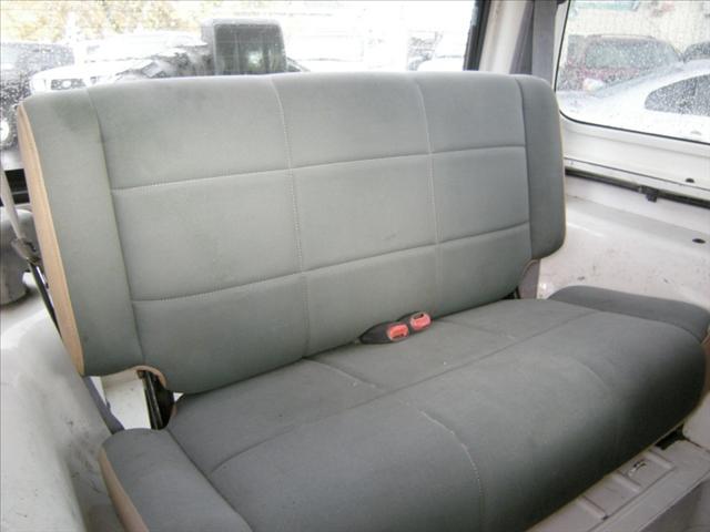 Jeep Wrangler 2000 photo 2